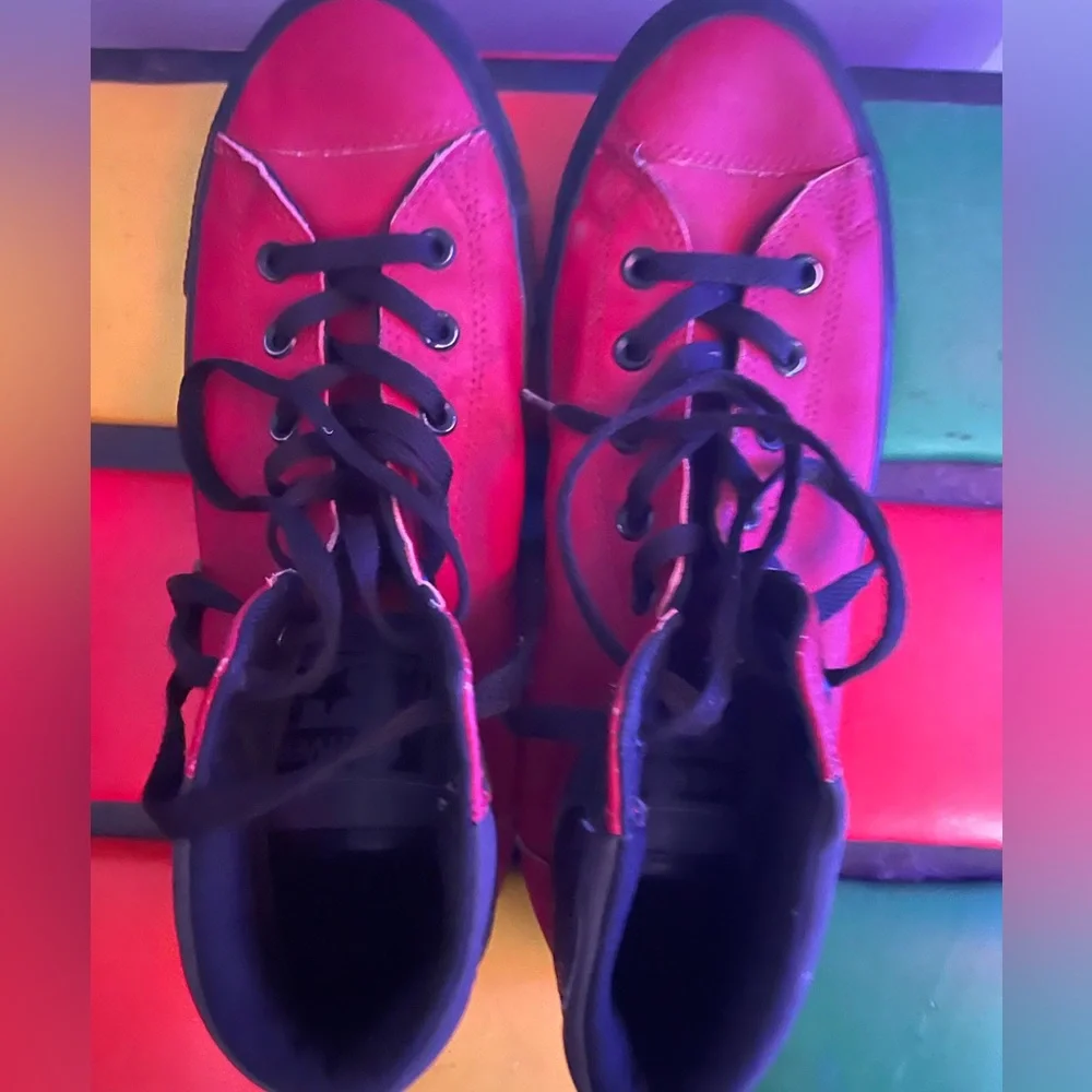 Converse Red High Top Pleather Men’s Size 9.5 - Picture 4 of 5